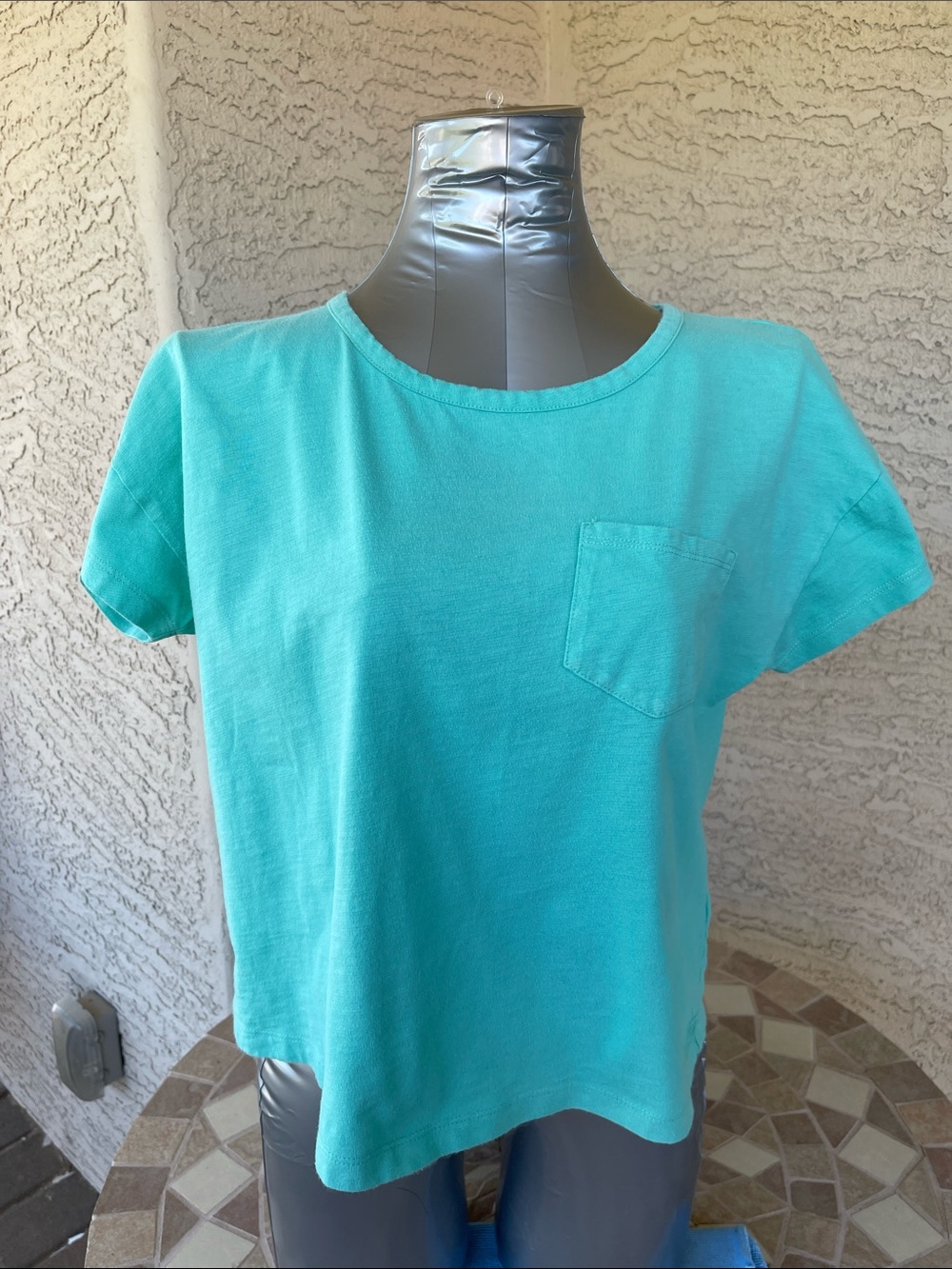 Short sleeve pocket tee
100% cotton